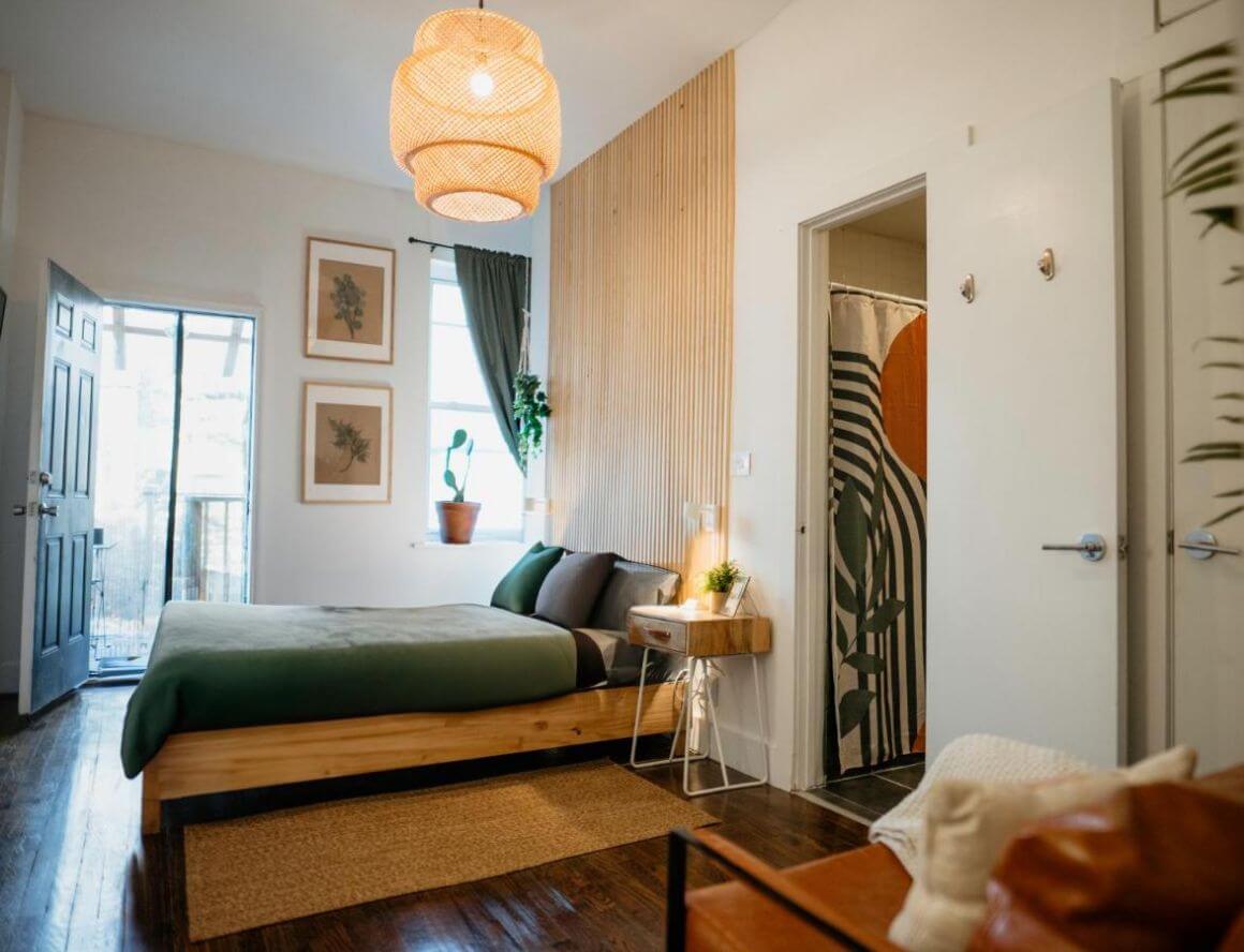 Private room with private bathroom and backyard Brooklyn