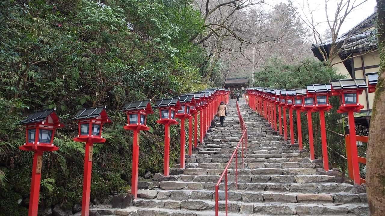 A solo traveller safe in Japan at a shrine