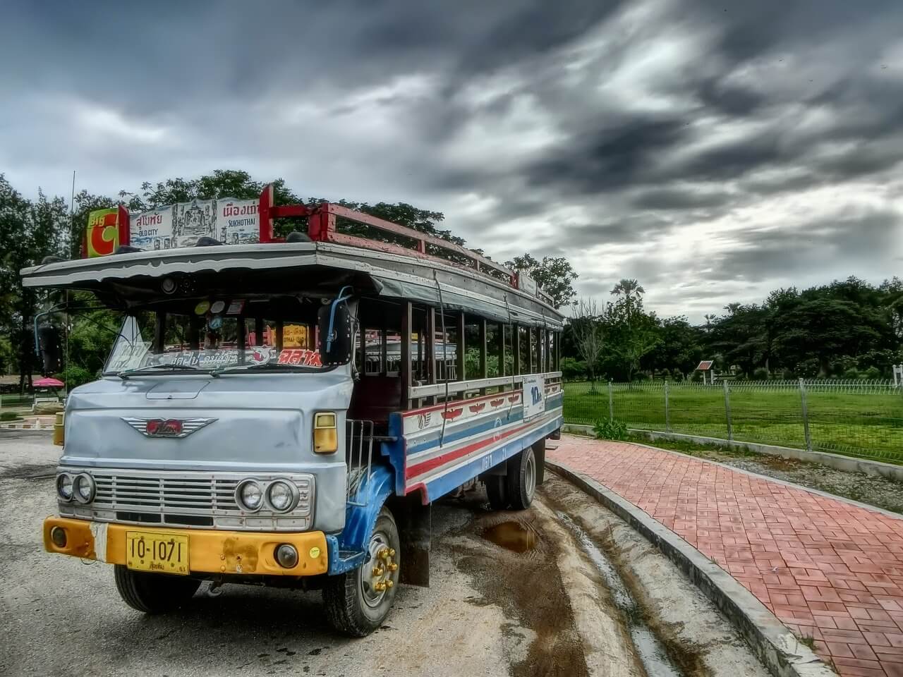 The cardshark method of learning a language means you can study on public transport