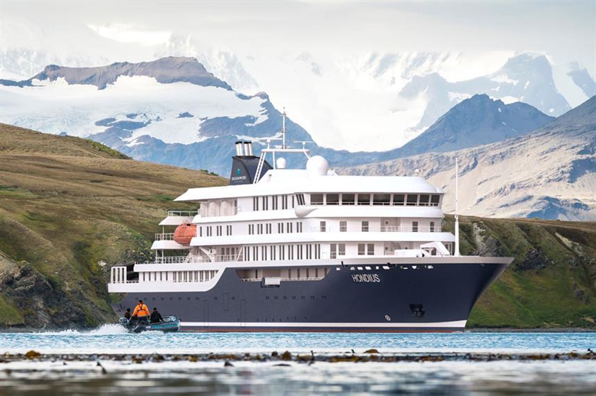 liveaboard cruise tours in Antartica