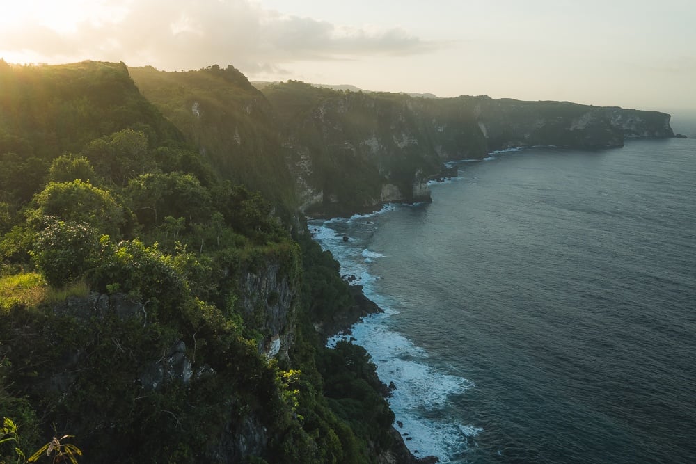 nusa penida saren cliffs sunrise