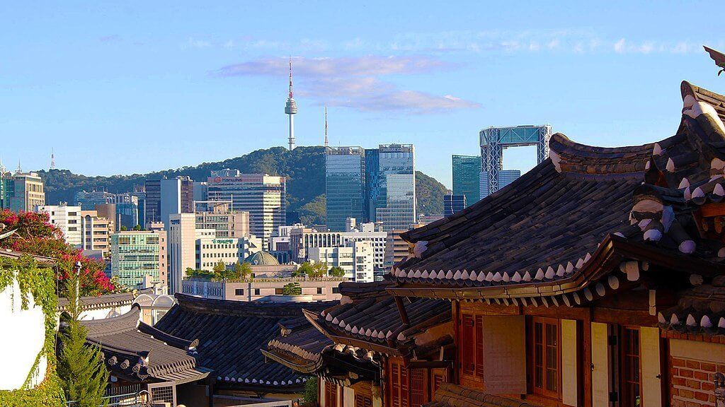 Backpacking in Seoul: the city of excess