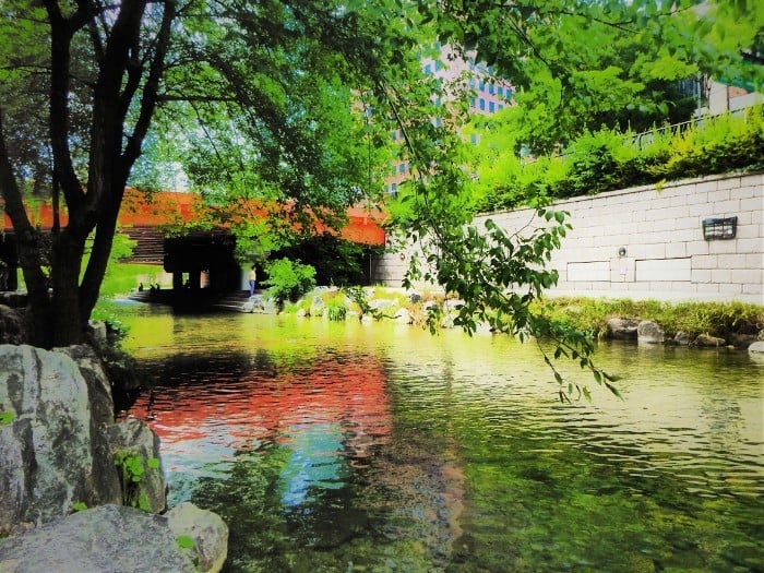 Walking the river in Seoul