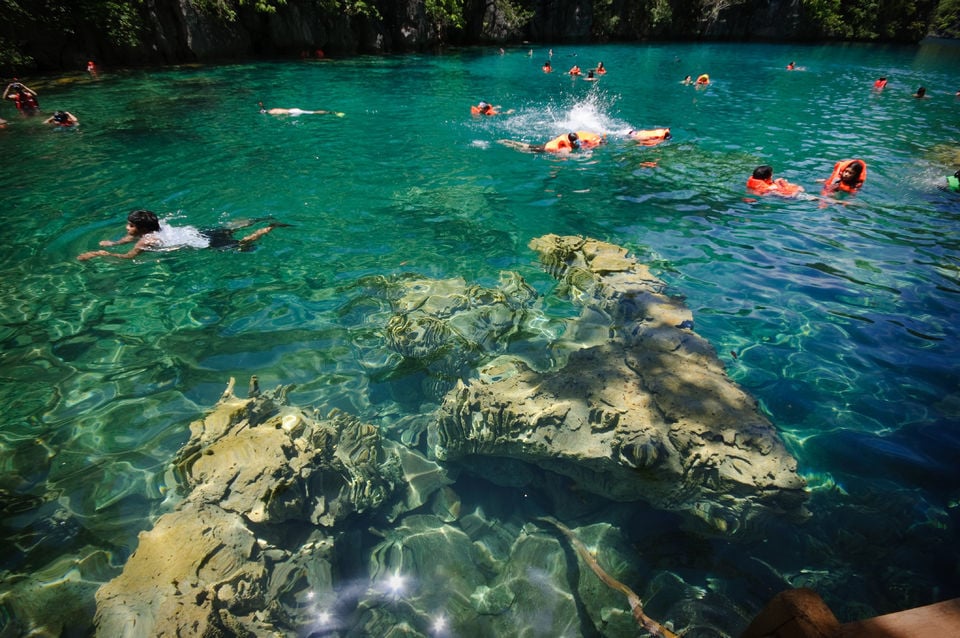 Coron Barracuda Lake, Skeleton Wreck, Twin Lagoon Boat Tour