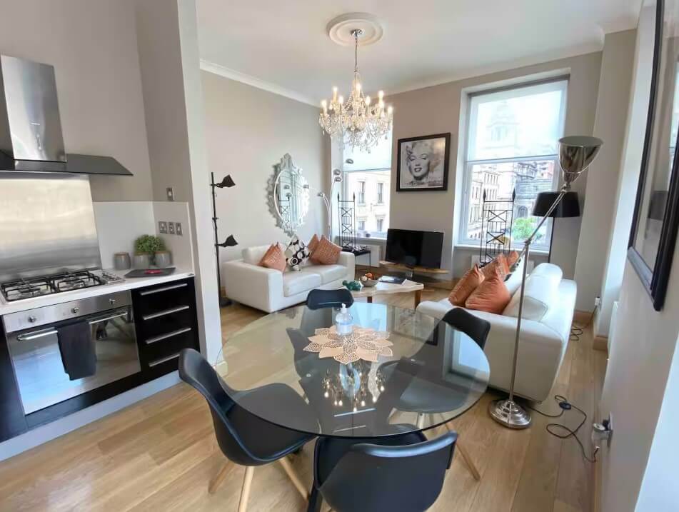 Luxury 2 Bed Corner Apartment In Heart Of City Glasgow