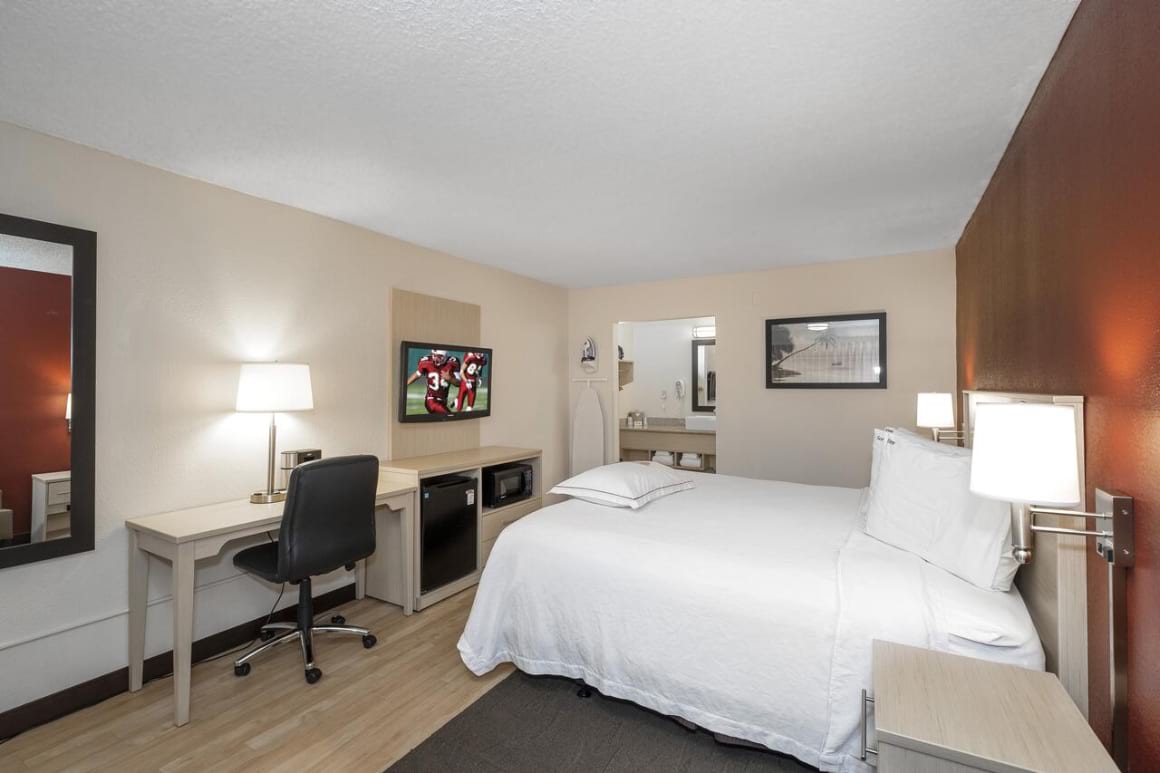 Red Roof Inn Plus & Suites Naples Florida