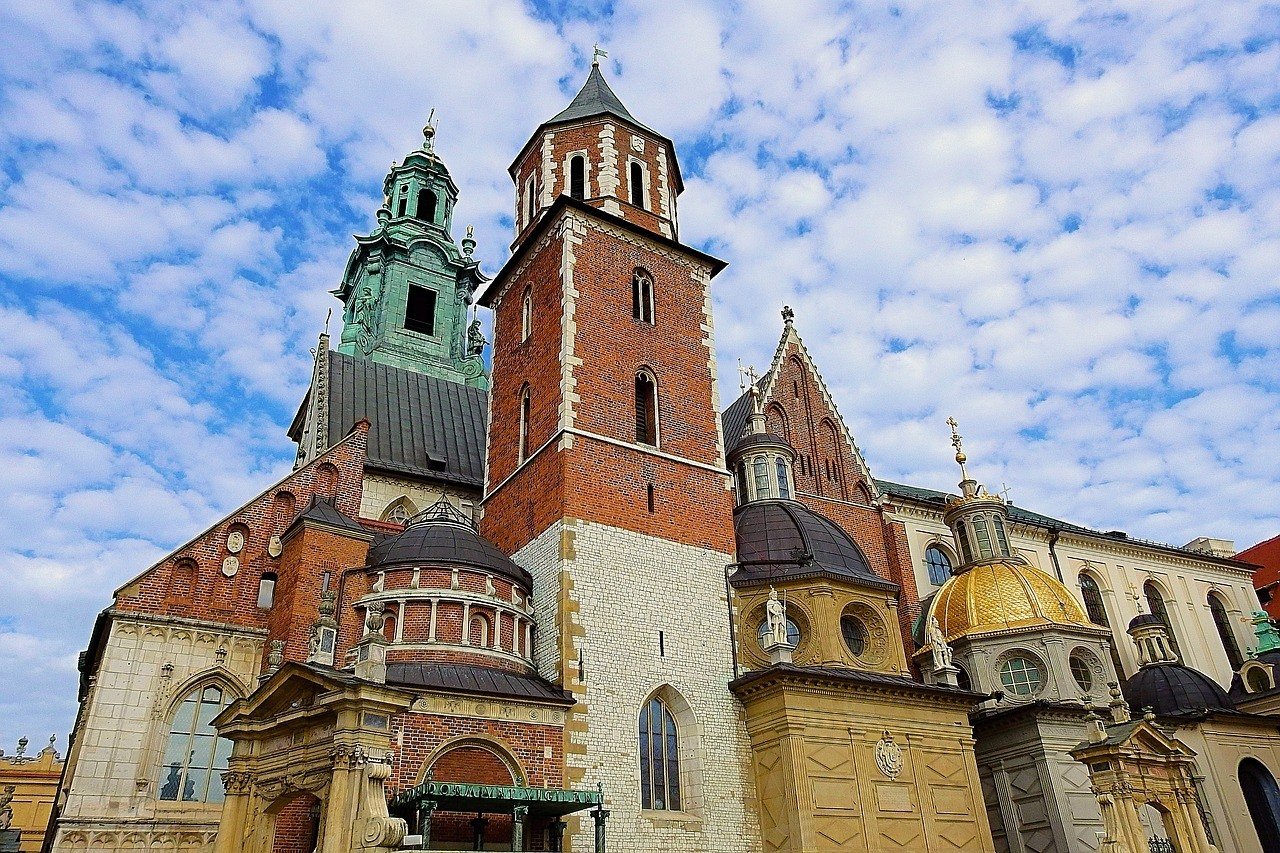 Wander the Wawel Cathedral and Castle Complex