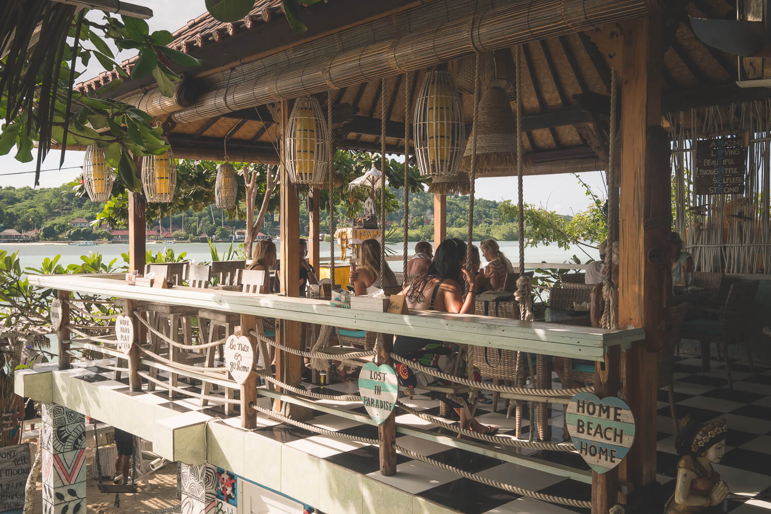 restaurant in nusa lembongan seafood