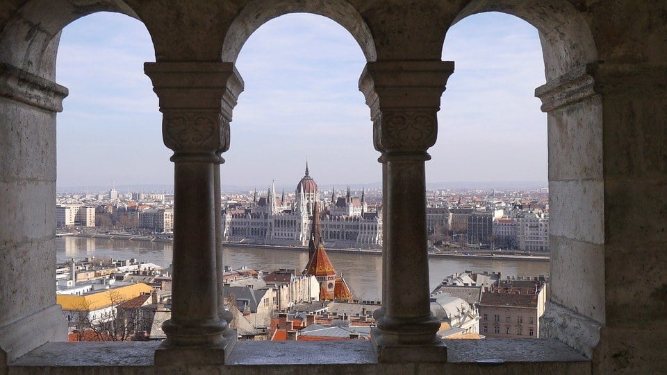 safety tips for traveling in budapest