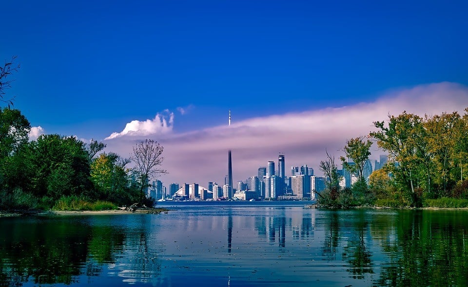 safety tips for traveling in toronto