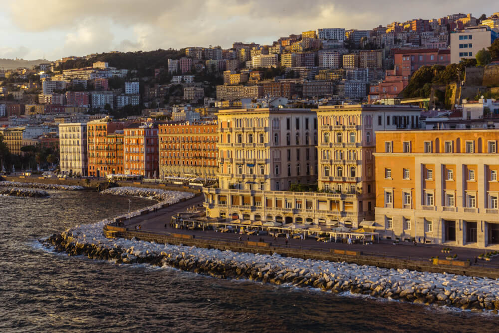 where to stay in naples