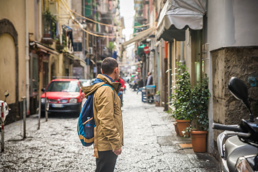 Is Naples safe to travel alone