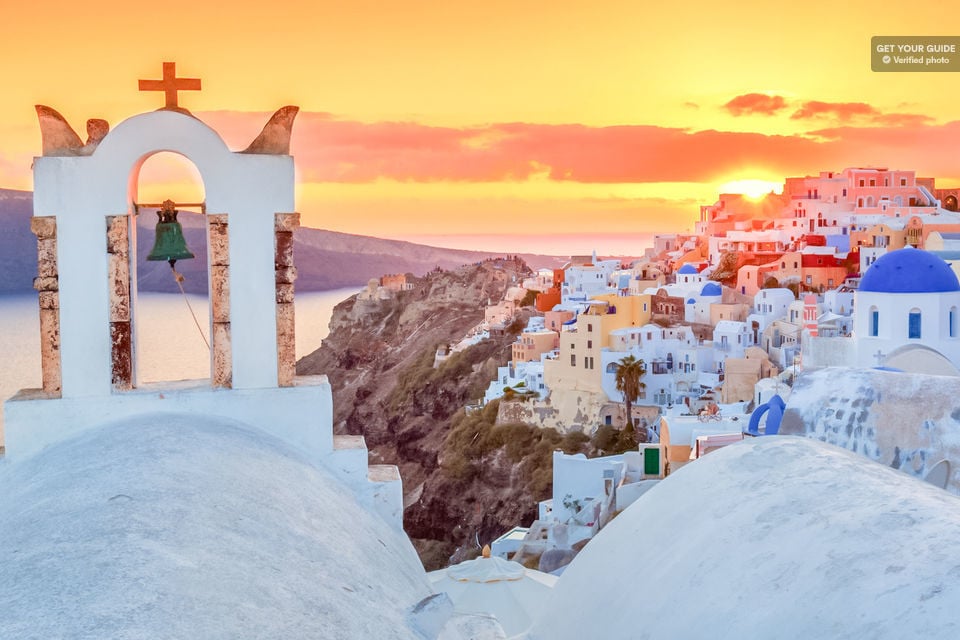 Traditional Santorini Sightseeing Bus Tour with Oia Sunset