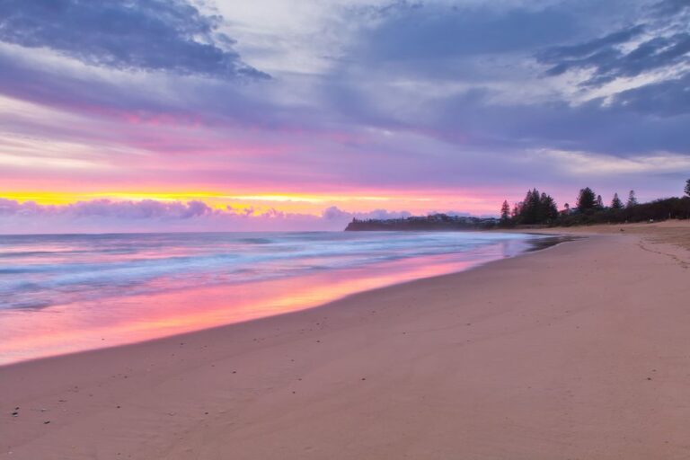Backpacking Sunshine Coast Travel Guide • EXPERT BUDGET TIPS