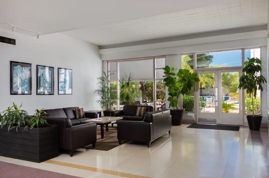 The Tropics Hotel & Hostel best hostels in Miami Beach