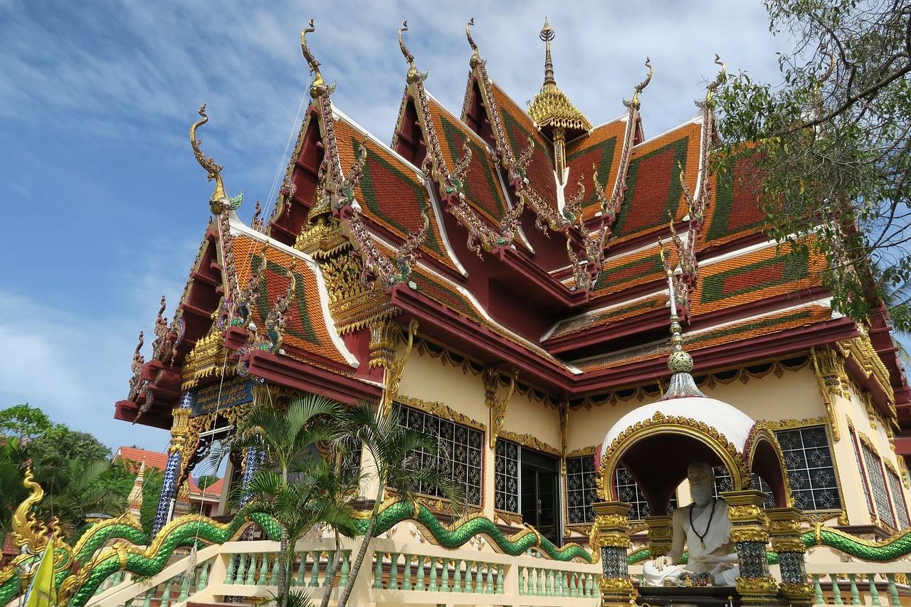 Wat Plai Laem