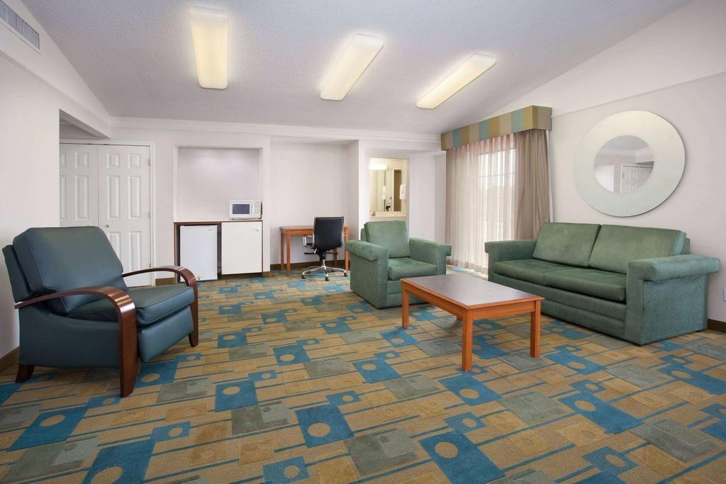 La Quinta Inn by Wyndham Denver Central