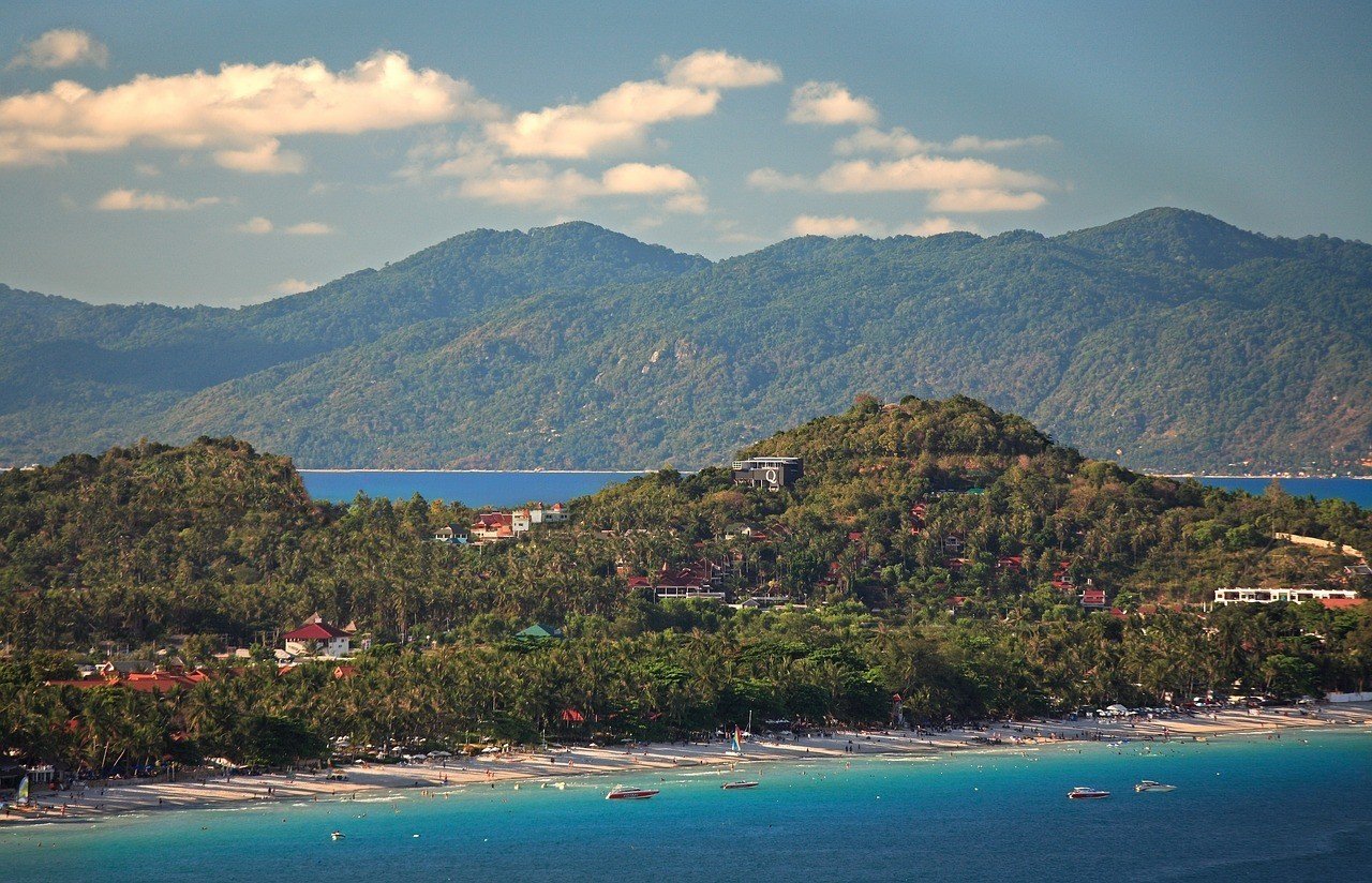 Choeng Mon Beach