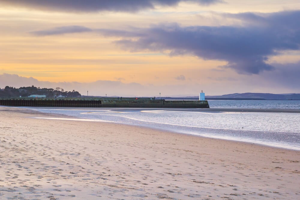 Stroll at the seaside town of Nairn in Inverness