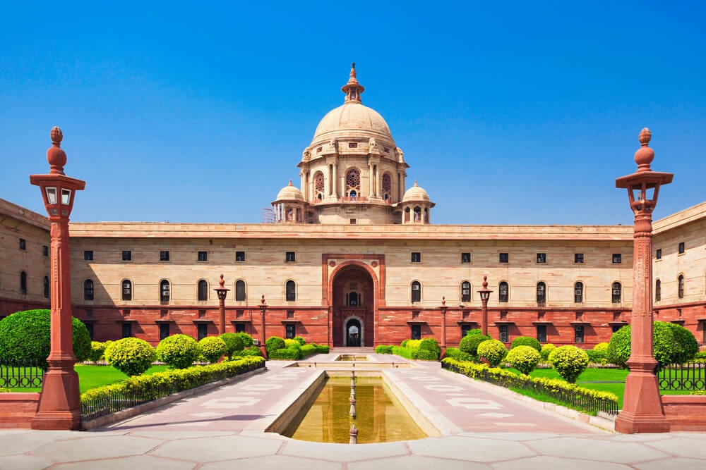 See the presidential palace Rashtrapati Bhavan