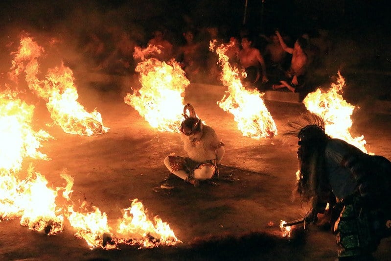 kecak fire dance, Uluwatu