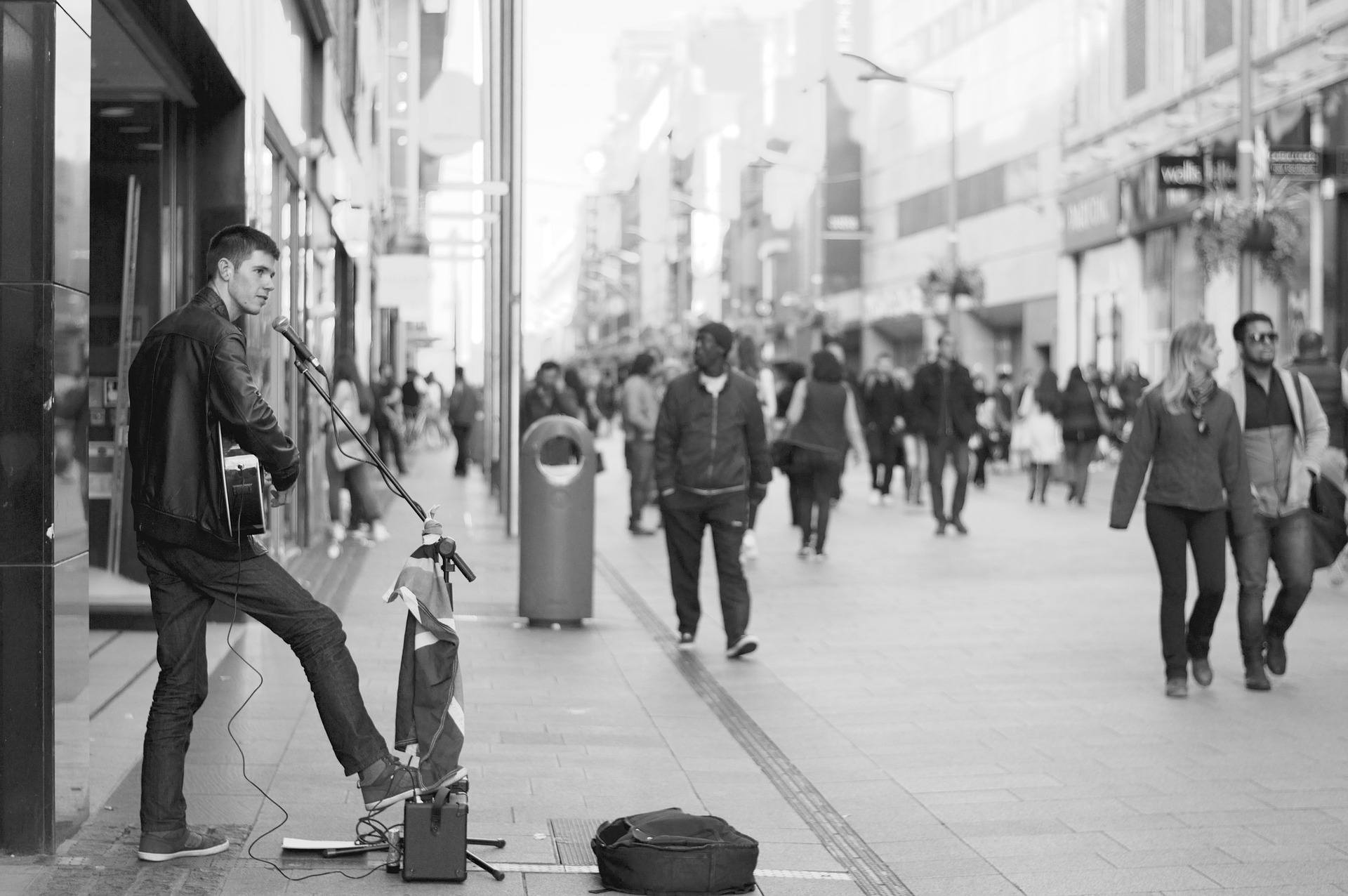 Some buskers on the street