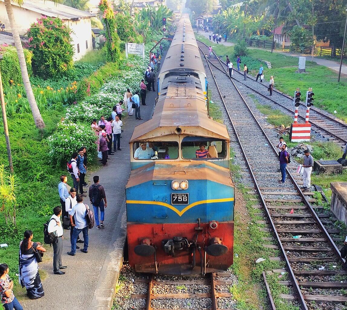 An old-school Sri Lanka railway train