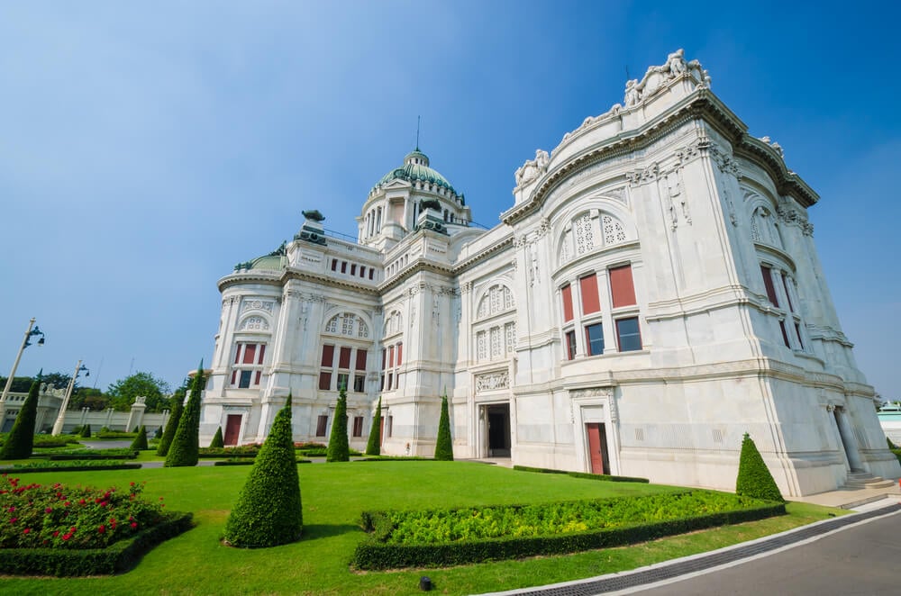 The largest teakwood building, Vimanmek Mansion in Bangkok.