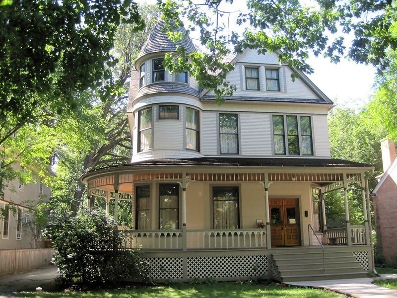 Ernest Hemingway Birthplace, Chicago