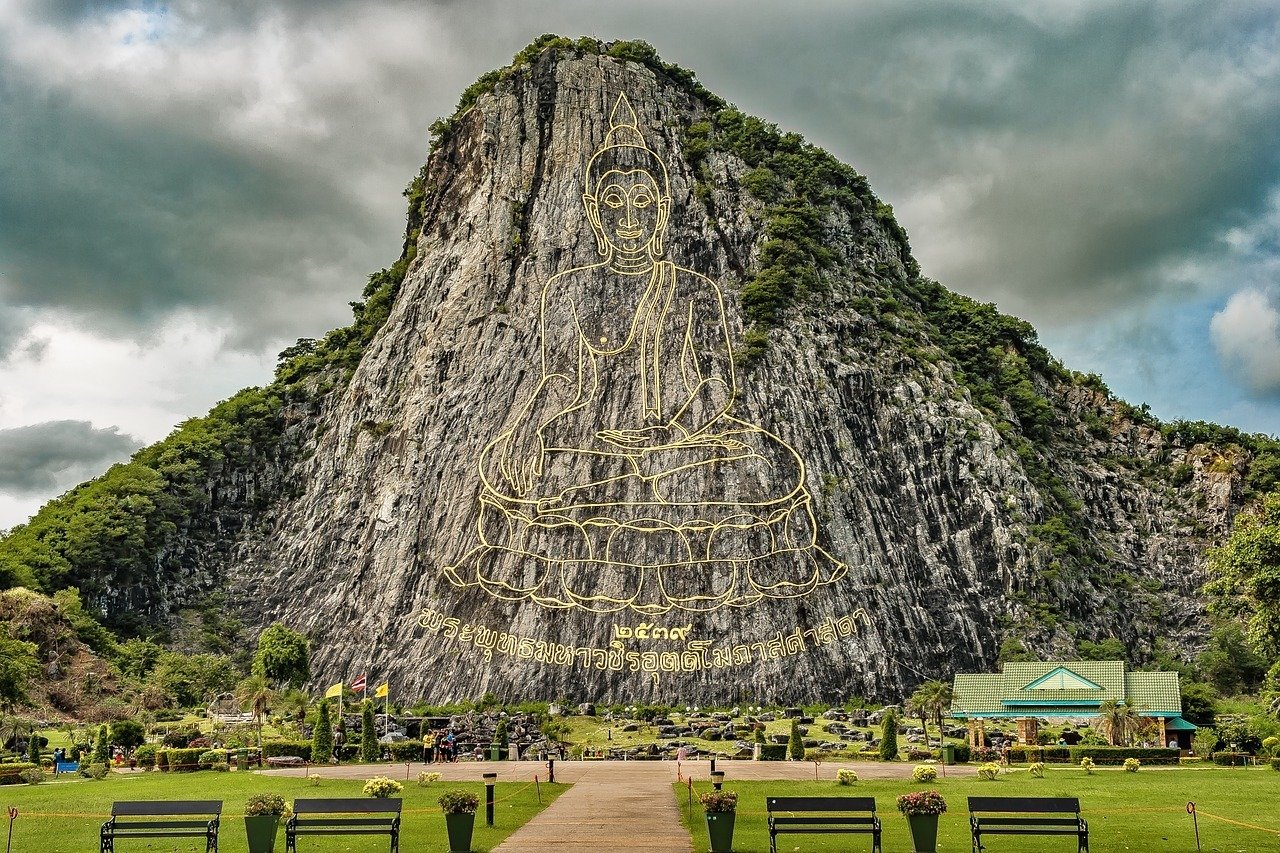 Khao Chi Chan Buddha Mountain