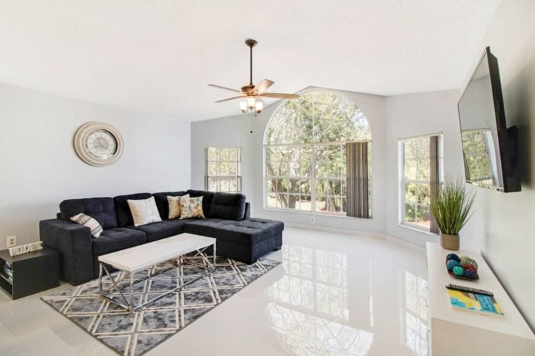 15 STUNNING Airbnbs in Orlando [2023 Edition]