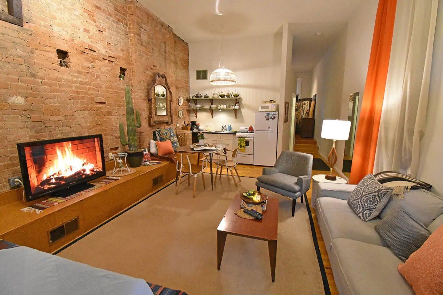 Modern Bohemian Loft Over-The-Rhine Downtown