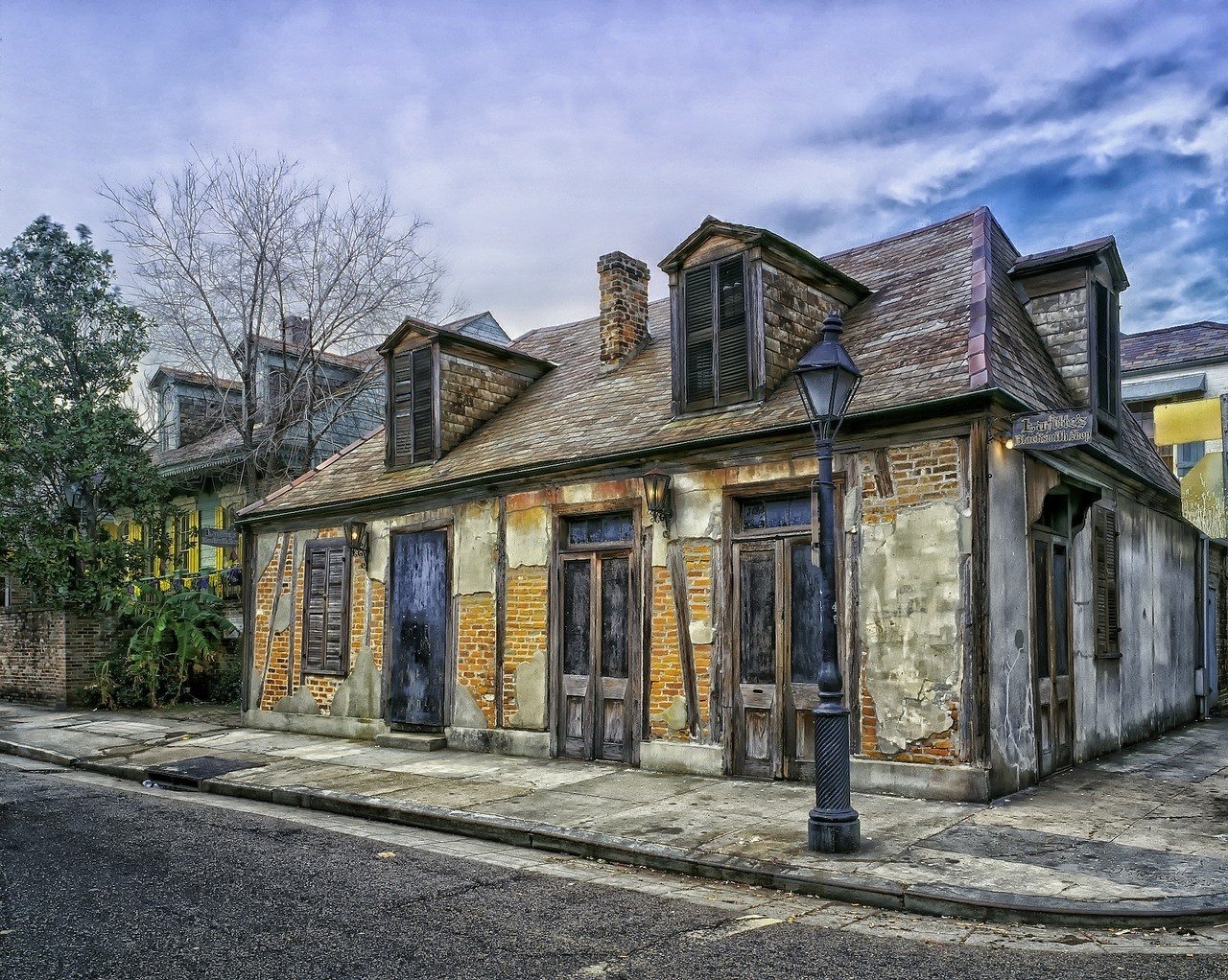 The oldest bars in the US, Lafitte’s Blacksmith Shop.