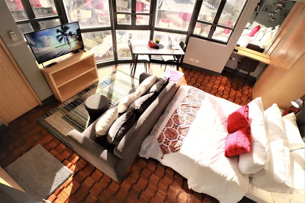 Bright Corner Oasis