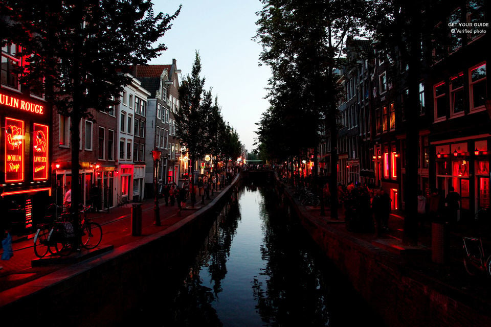 Get lost in the Red Light District