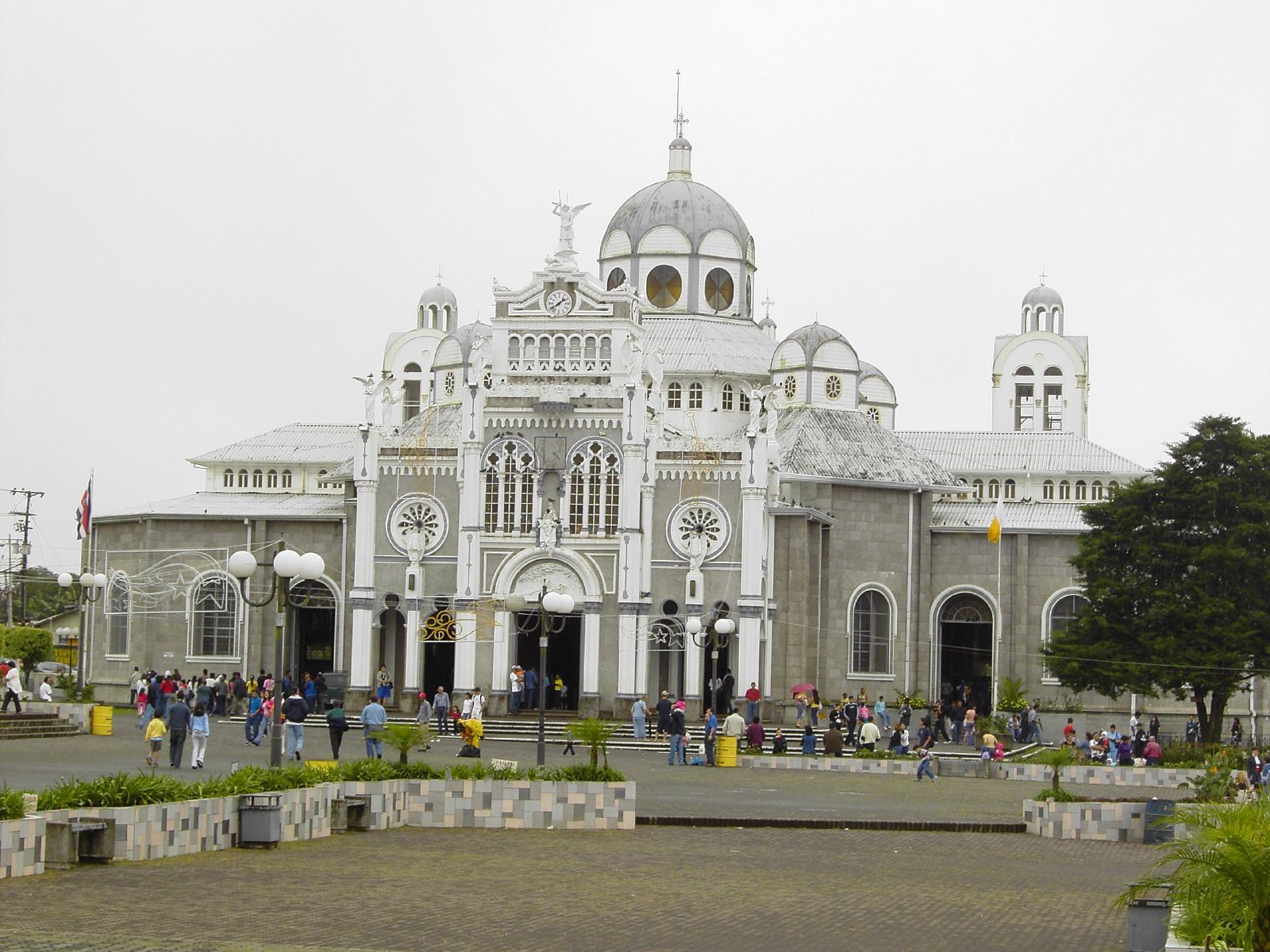 La Basilica de Nuestra Señora de los Ángeles