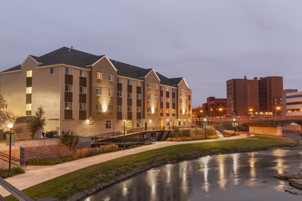 Country Inn & Suites, best hotel in sioux falls