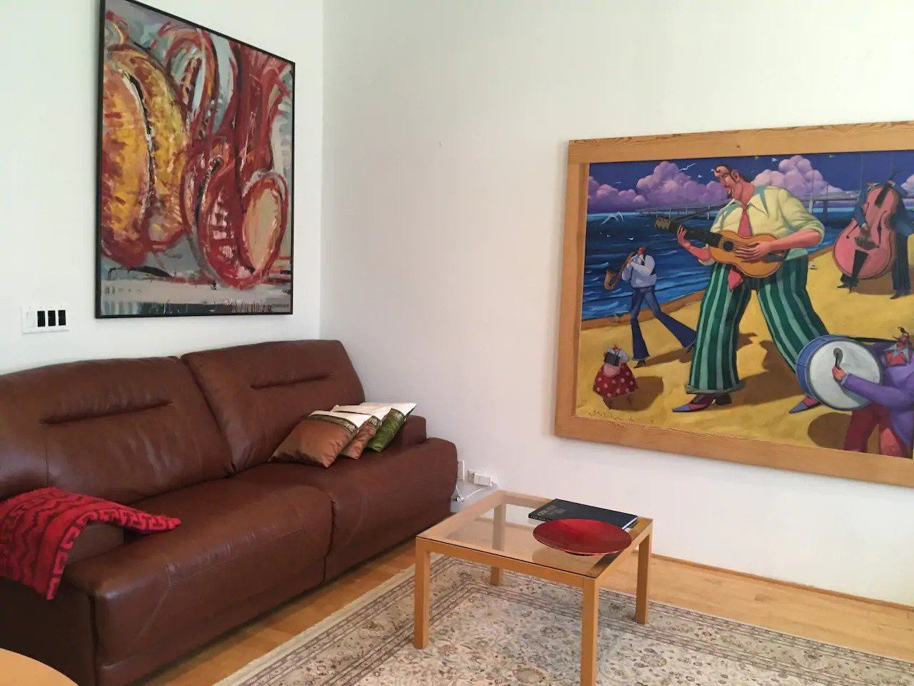 Artsy Apartment With Funky Vibe best airbnb in chicago for couples