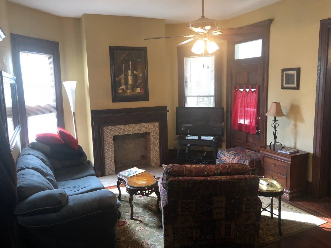 Charming Historic Apartment, Fort Wayne