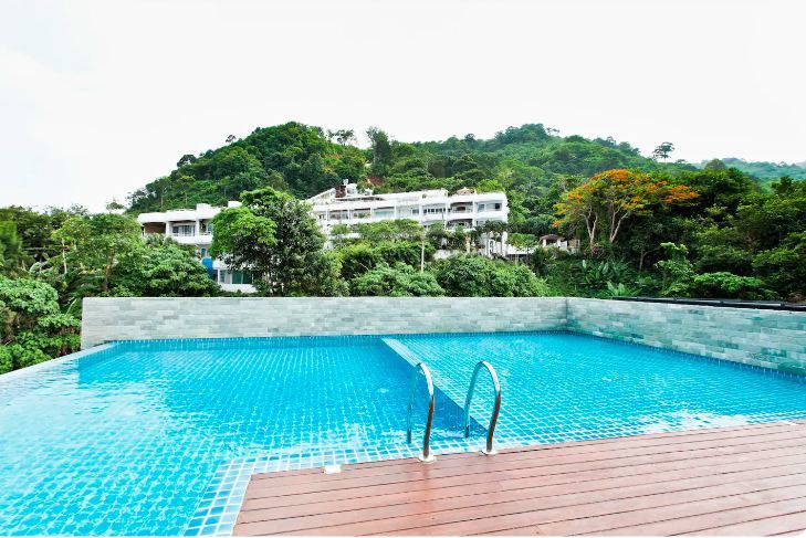 Modern Condo w Rooftop Pool Phuket