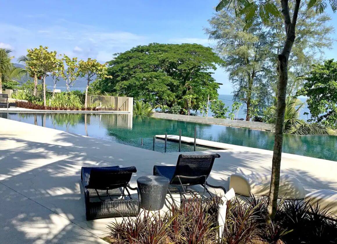 Seaside heart of Batu Ferringhi beach cozy stay george town