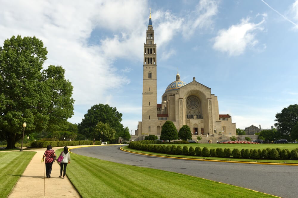 See Americas Largest Church