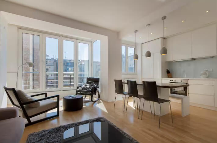 Snazzy 2 BDR Apartment