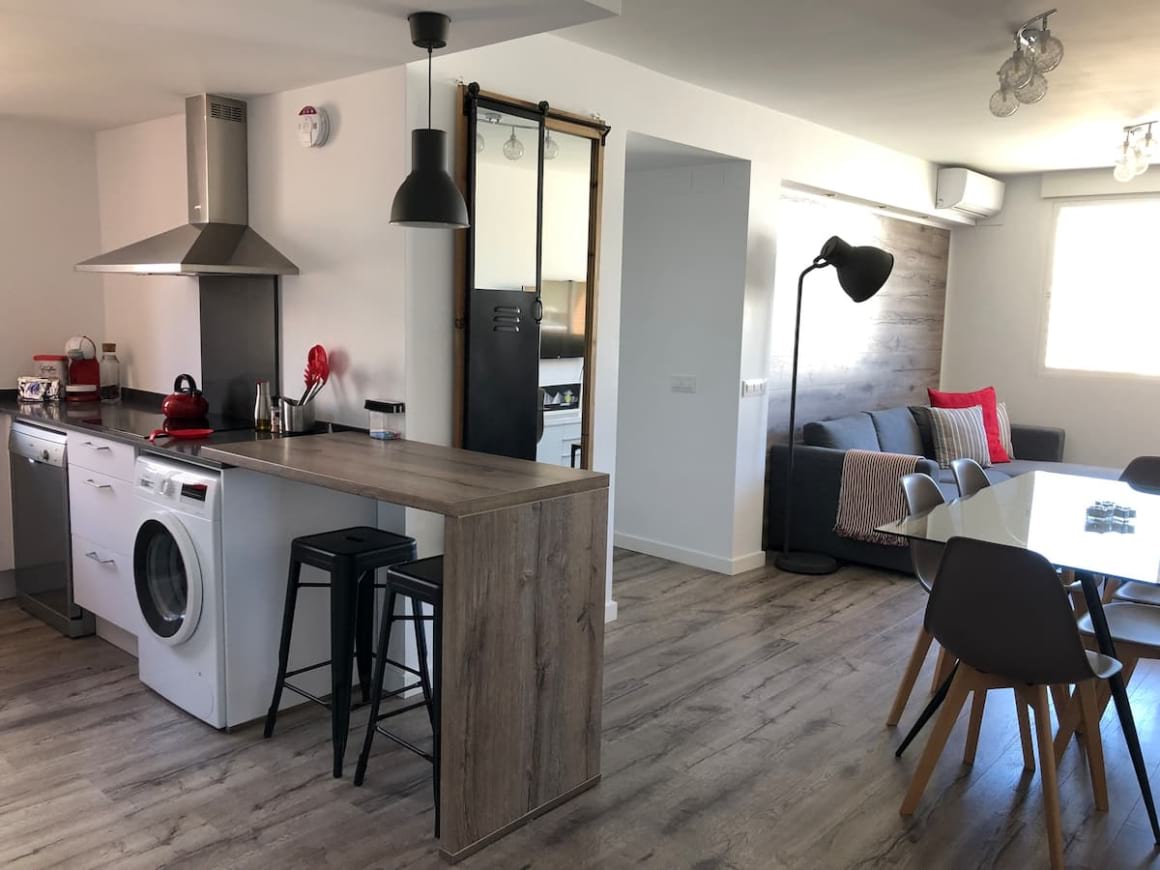 Spacious flat with great views Valencia
