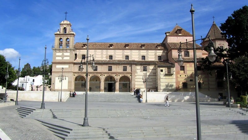 Be spooked out by the interior of the Basilica of Santa Maria de la Victoria