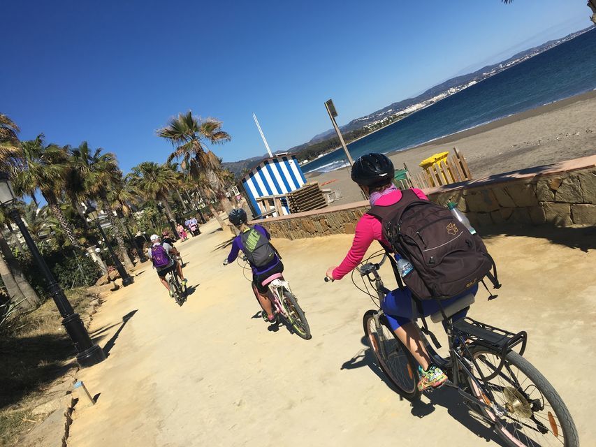 Cycle around Palmeral de las Sorpresas