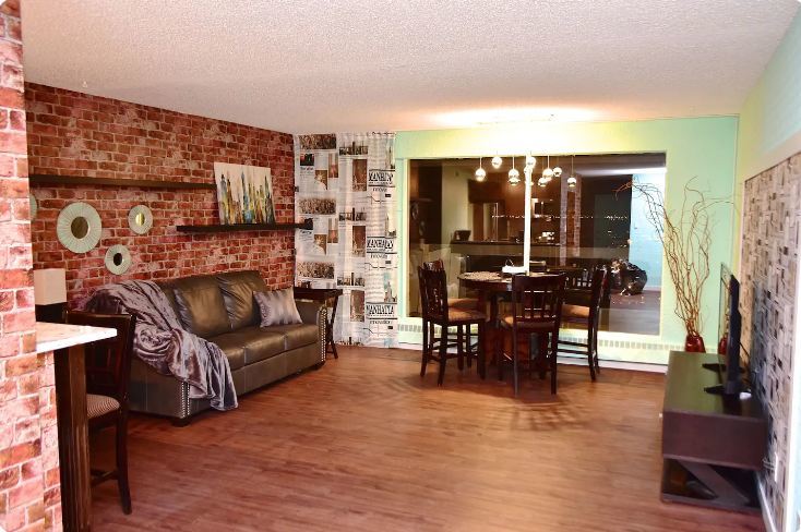 Downtown Condo with free parking