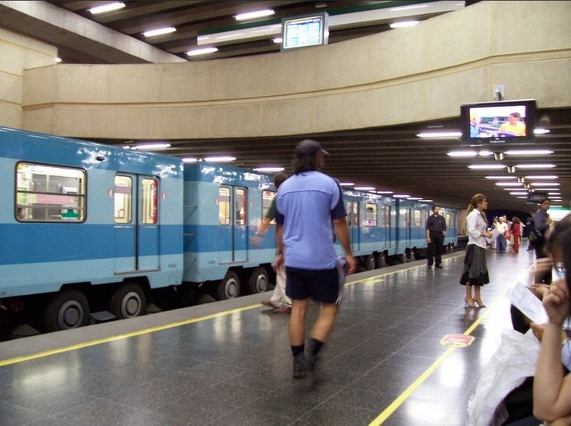 Is public transportation in Chile safe