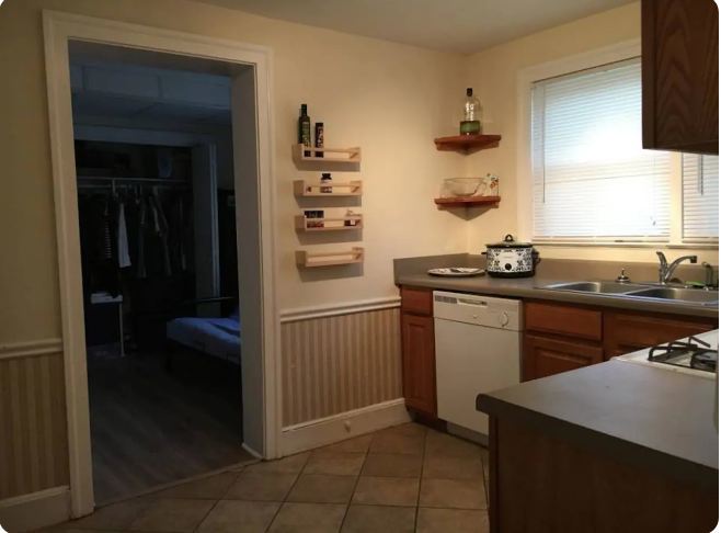 Private room in heart of Downtown