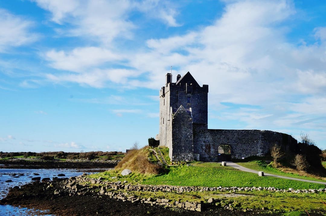 dunguaire castle, galway